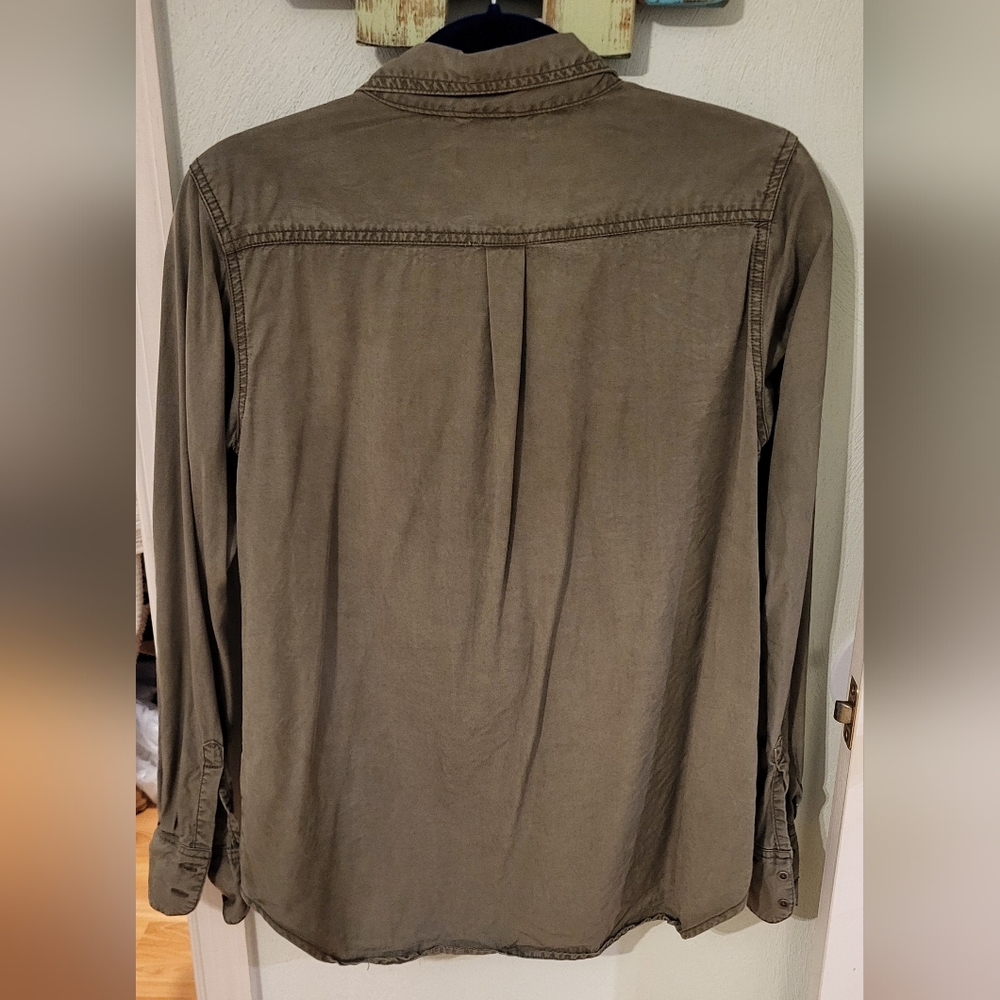 Buffalo David Bitton Women's Casual Olive Green Button Down Shirt - Picture 3 of 5